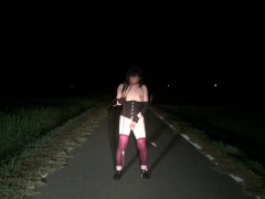 夜の田舎道でちょっとだけ露出