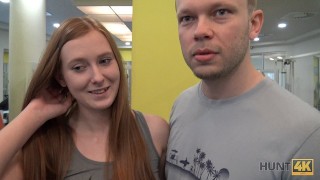 Hunt4K Nette Mädchen Hat Sex Im Fitnessstudio Mit Einem Reichen Jäger Anstatt Zu Trainieren