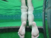 Preview 4 of Esposa sensual na piscina - Sign onlyfans esposaheyya anal in the pool