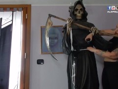METTO IL CAZZO ALLA STATUA 