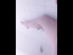 Bath fun - Screenshot 10 of 16 - Pussy