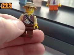 Vlog 38: Opening new minifigures in a hotel room near the beach