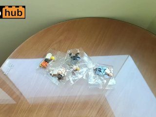 Vlog 38: Opening new minifigures in a hotel room near the beach