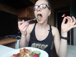 sitophilia, spicy, solo female, eating