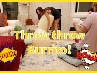 Jogando Throw Throw Burrito com Adriana Chechik