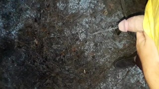 pissing while on a hike (: