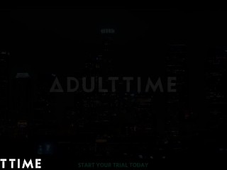 Temps adulte - Trentenaire Tegan James Disciplines Rebelle Stepson avec Titty Fuck