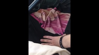 Вакуумная атака, сосет вкусную графическую футболку 😏