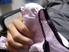 ななちゃん（18）ロリ可愛い女子大生のパンツのクロッチに擦り付け大量射精 - Screenshot 3 of 16 - Teen