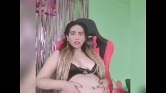 黛博拉大肚子吃她的朋友-预告片