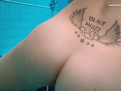 Pink swimsuit babe Liza Bubarek stripping underwater - Screenshot 11 of 16 - Underwatershow