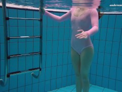 Pink swimsuit babe Liza Bubarek stripping underwater - Screenshot 4 of 16 - Pool Girls