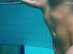 Pink swimsuit babe Liza Bubarek stripping underwater - Screenshot 9 of 16 - Pool Girls