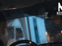 【国产】麻豆传媒作品/让富富婆献身的神奇咒语/免费观看 - Screenshot 1 of 16 - Modelmedia