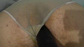 orgasmo anal en pantie con máquina de follar