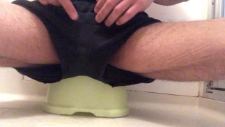I wear big boxer shorts and pee. Pee is sucked into the underwear.