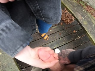 Friend makes me Cum in Public Park