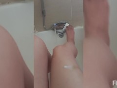 Bathtime Footplay - Screenshot 5 of 16 - Footplay
