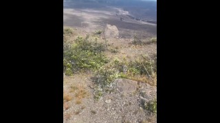 ハワイの火山でクソ