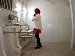 公衆便所でちょっと露出 - Screenshot 3 of 16 - Japan