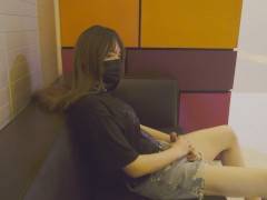 伪娘 穿超短裤在一楼大厅露出自慰，冲到一半把衣服都脱光（QAQ肚子肥肥的 - Screenshot 7 of 16 - Public