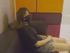 伪娘 穿超短裤在一楼大厅露出自慰，冲到一半把衣服都脱光（QAQ肚子肥肥的 - Screenshot 8 of 16 - Outside