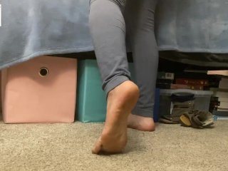 Watching Her Dirty Feet as She Folds Laundry(footfetish) - Glimpseofme