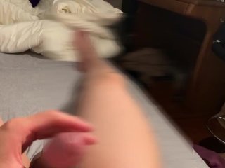 大学生は家族が寝た後にこっそりオナニーをする