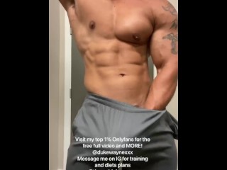 Jerking my Fat Cock in the Bathroom - Pornhub Gay
