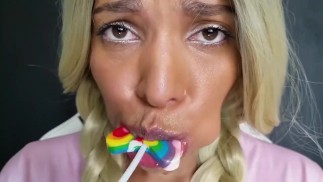棒棒糖吃 ASMR - 彩虹 （（放松、舔、糖果食品）。