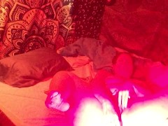 Infrared light on cougar’s pussy and fat white ass, anal plug needs lube so tight! 