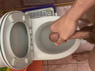 私は私のBFとのセックスの後に放尿とシャワーを浴びている