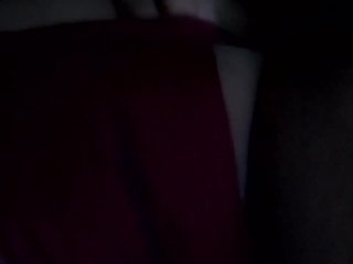 Me quede sola y aprovecho para masturbarme