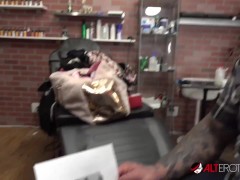 Video River Dawn Ink sucks cock after her new pussy tattoo