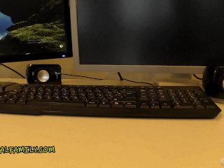 MASSIVE BOOBS STEPMOM Loves screenshot number 2