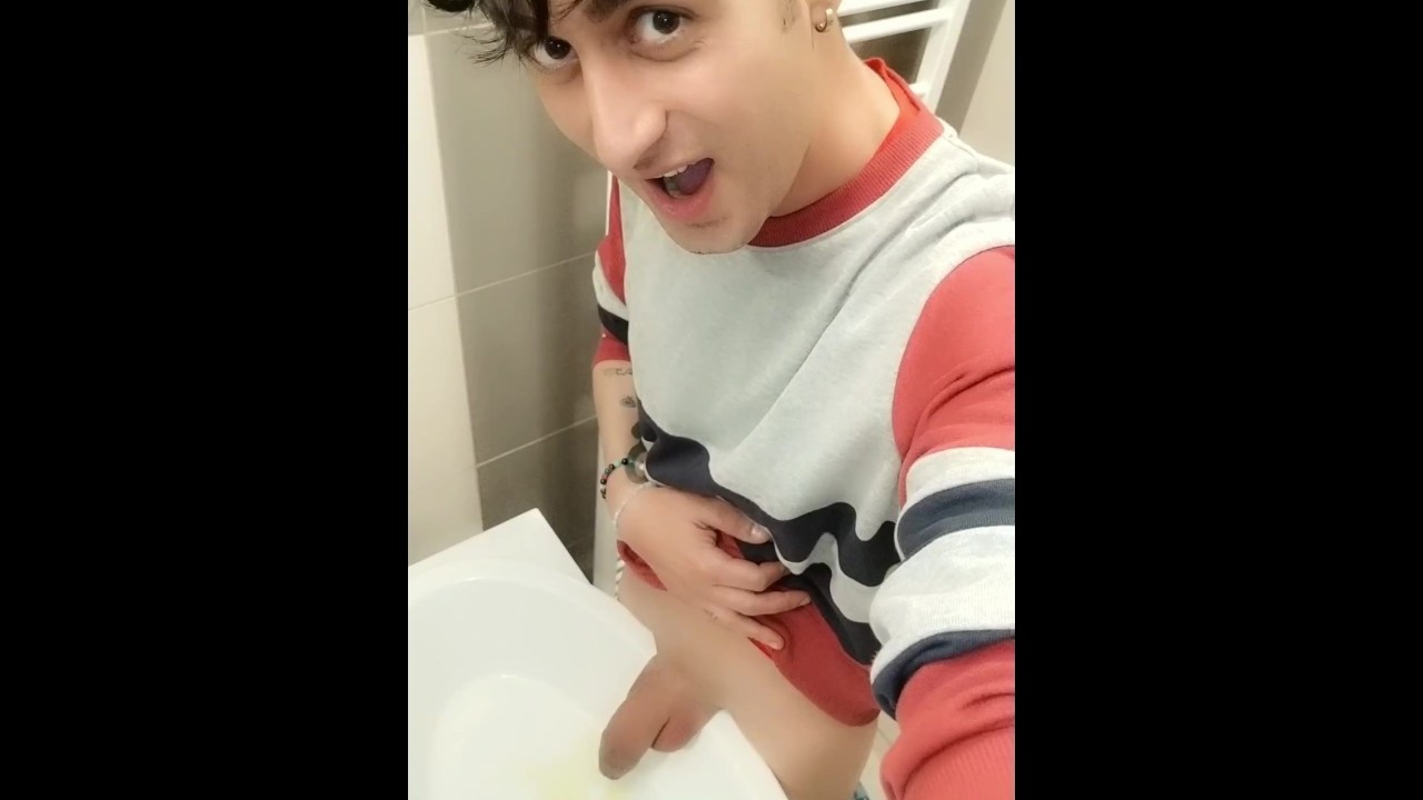 Lazy to go to the toilet , so I piss to the sink