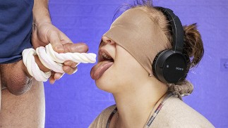 Игра вкуса закончилась обманом, мой одноклассник засунул член мне в рот и кончил! СаниЛюбой