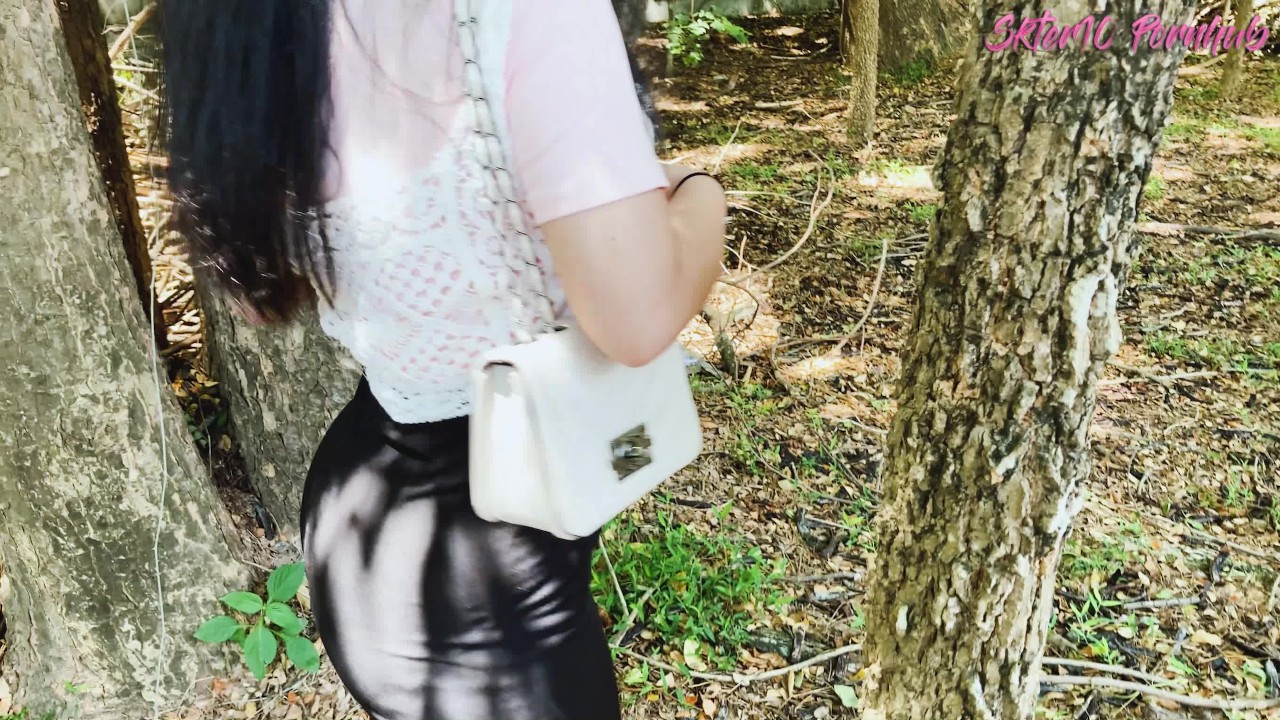 Real Public GIRL Walk around old city wall มาเดินเปิดนมเล่นกัน