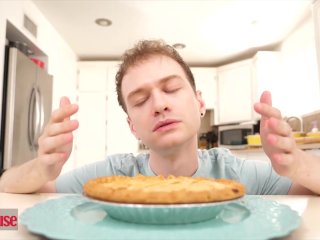 Dog House - Paige Owens Finds  Alex Jett Fucking The Apple Pie & Gives Him The Real Thing screenshot number 0