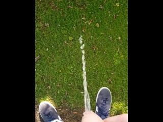 Pissing in a Public Park!! 💦💦