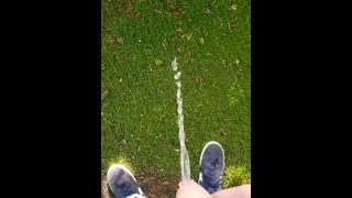 Pissing in a public park!! 💦💦