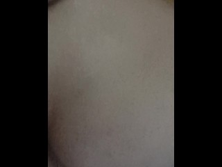 Follando a LA MEJOR AMIGA DE MI NOVIA, mientras_ella esta de_viaje