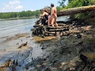 Horny Thick Ass Wife_Creampied Fucking in the Mud