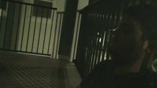 Oso Masturbándose y Cachorro Fumando Weed en el Porche Trasero por la noche