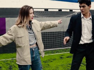 Разделись на футбольном поле, потому что проиграли в футбол