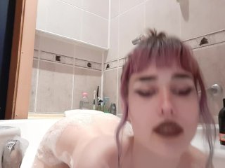 НАКАЧАЛА КИСКУ ПОМПОЙ В ДУШЕ