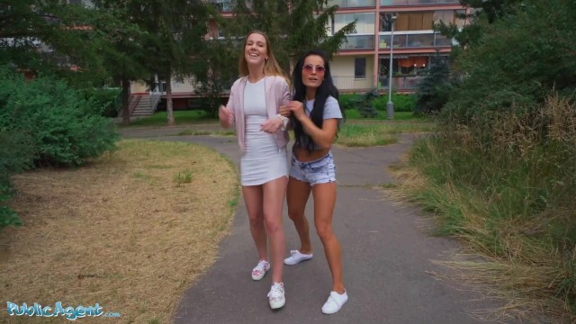 Rychlý prachy - nadržené české holky půjdou do trojky - Jenporno.cz