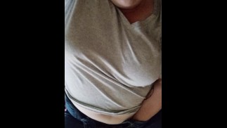 听着温迪湿漉漉的阴户在她的裤子下取悦自己