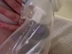 Pumping time, quick milk release  - Screenshot 5 of 16 - Milf