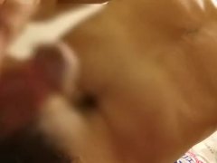 トイレでこっそりオナニー　先っぽから白濁液がドロッと滴り落ちる…